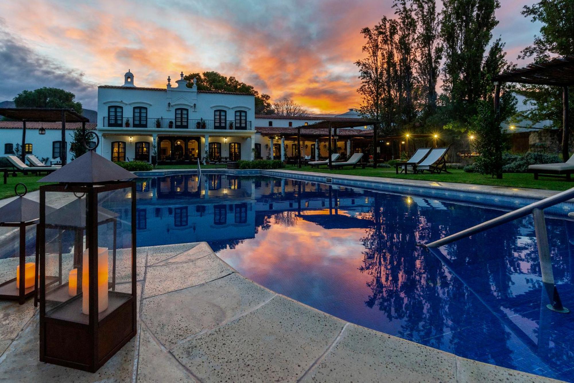 Hotel Patios De 5*
